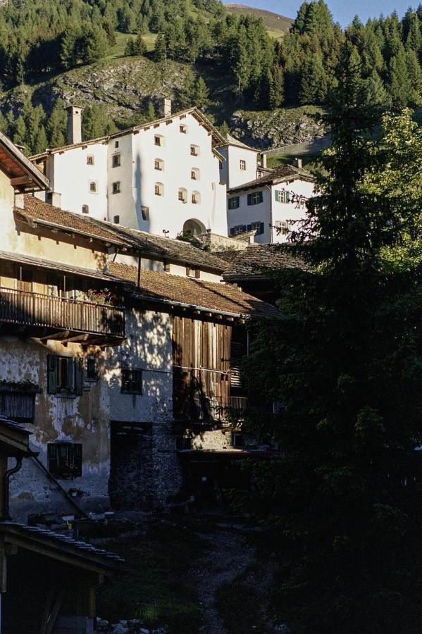 Hotel Weiss Kreuz 3*