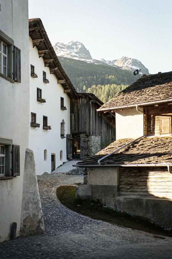 Weiss Kreuz Hotel